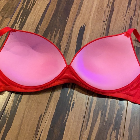 Victoria’s Secret PINK - no underwire bra 32dd - Picture 3 of 3